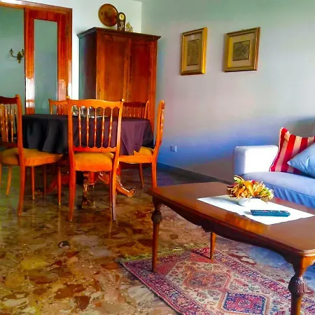 Manuela's Cozy Trastevere *